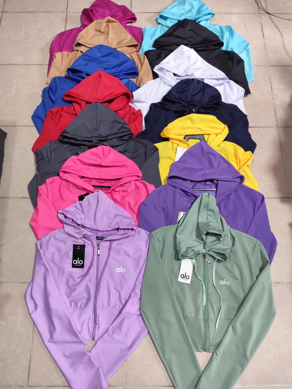 Chamarra "Urban Active" Cropped con Capucha